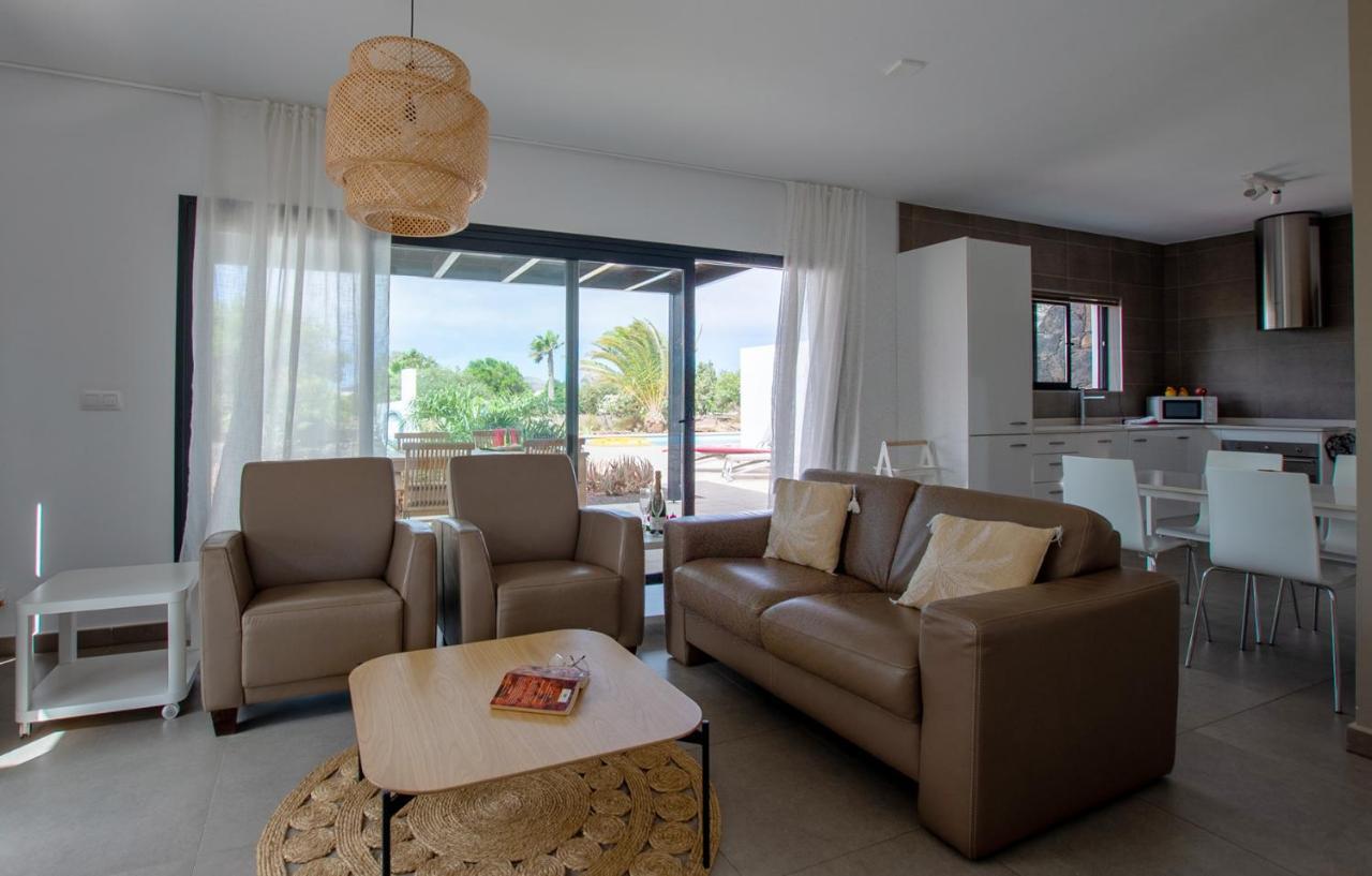 Wind Wave 28B - Heated & Shared Pool Villa La Oliva Exterior photo